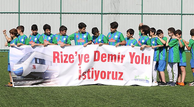 Minik futbolculardan Rize'ye demir yolu isteği