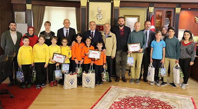 Rize'de en çok atık pil toplayan okullar ödüllendirildi