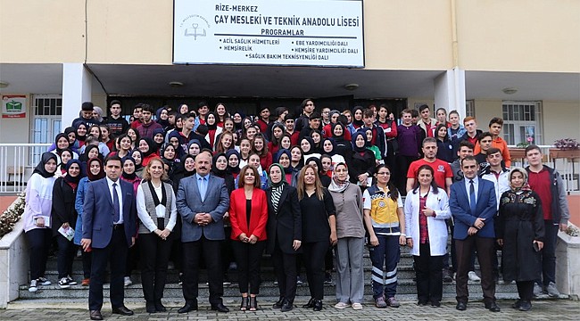 Rize İl Sağlık Müdürlüğü, Hamisi olduğu Çay MTAL'i ziyaret etti