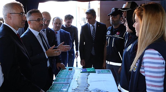 RTEÜ öğrencilerine Emniyet'ten danışma standı