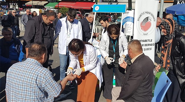 Rize'de vatandaşların diyabet ölçümleri yapıldı