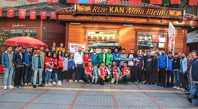 Rizesporlu taraftarlardan örnek bağış