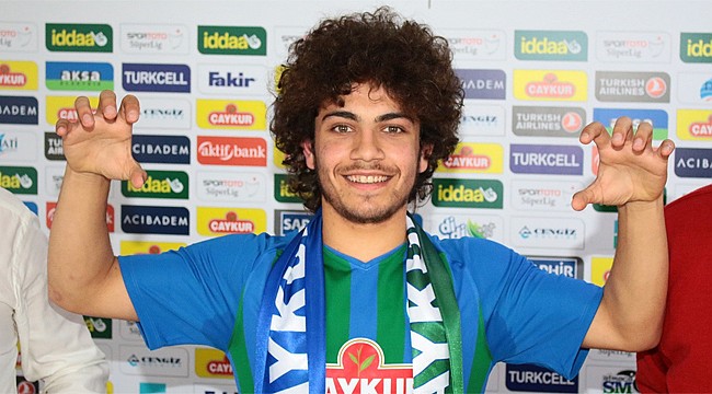 Genç yetenek Mithat Pala Çaykur Rizespor'a imza attı