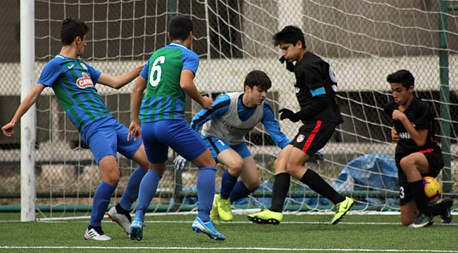 Gol düellosunun galibi Çaykur Rizespor U15 oldu