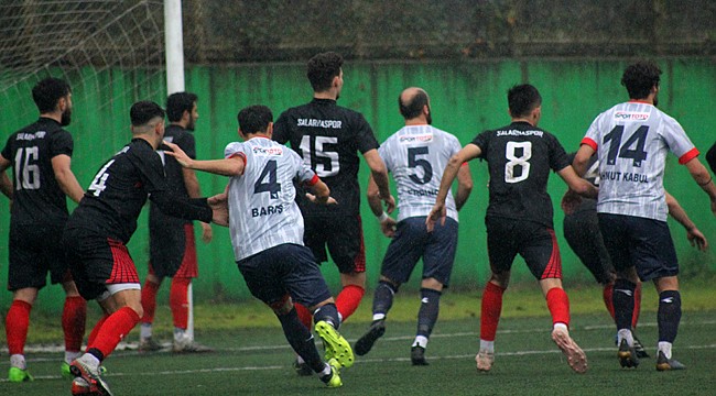 Salarhaspor beraberlikleri seriye bağladı: 2-2