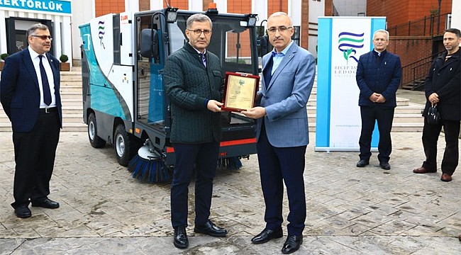 Üsküdar Belediyesi'nden RTEÜ'ye araç desteği