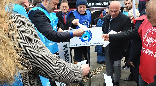 Rize'de memurlar maaş bordrolarını yaktılar