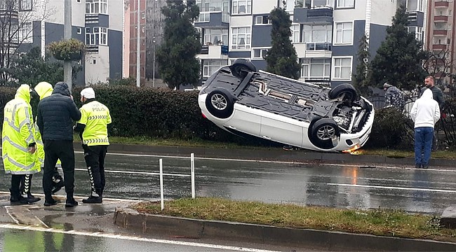 Rize'de takla atan otomobilden yara almadan çıktılar