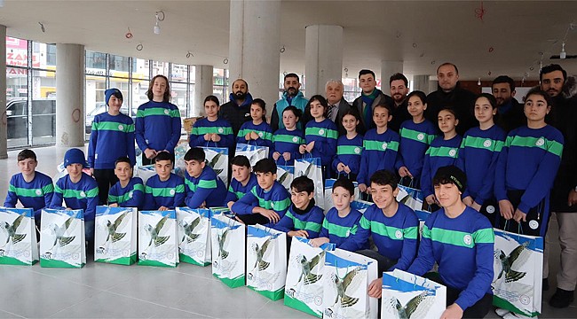 Rizesporlu sporculardan depremzedelere yardım eli