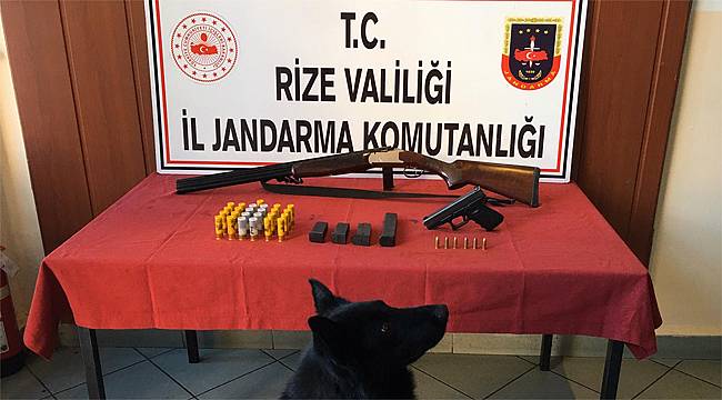 Ardeşen'de silah kaçakçısının evine baskın