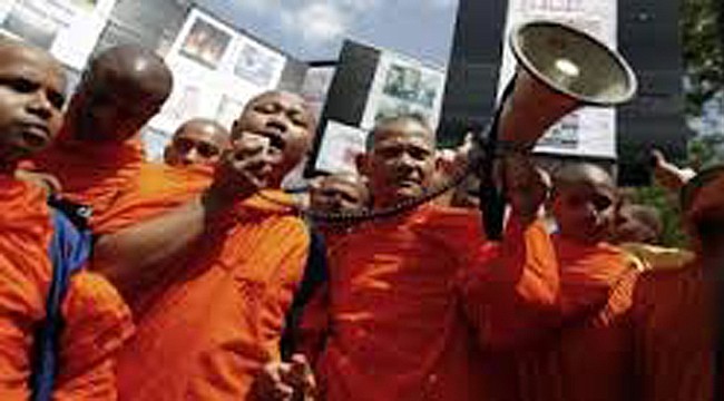 Myanmar'da Müslümanlara ölüm tehdidi