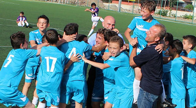 Pazarspor U13 bölge şampiyonu oldu