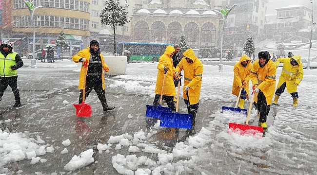 Rize Belediyesi karla mücadele için seferber oldu