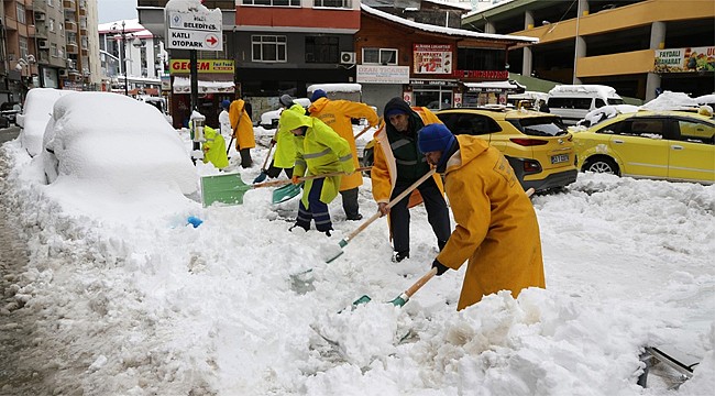 Rize'de karla mücadelede kesintisiz çalışma