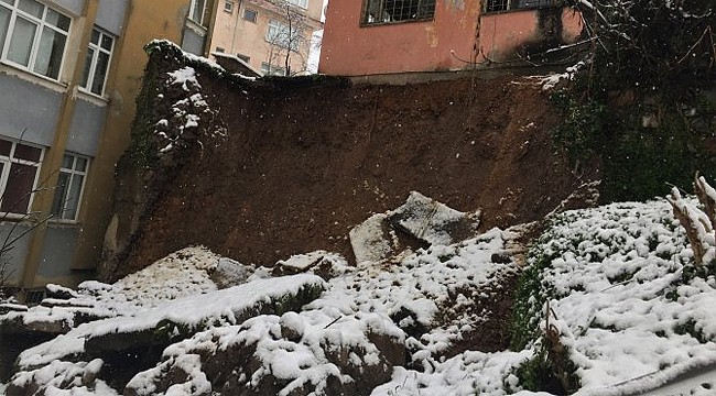 Rize'de toprak kaydı: 2 ev hasar gördü
