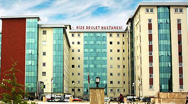 Rize Devlet Hastanesi'nde doktora orakla saldırıldı