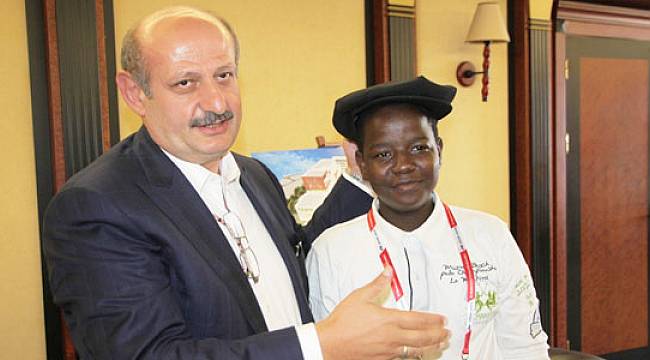 Bakırcı kasketini Olimpiyat Çocuğuna hediye etti