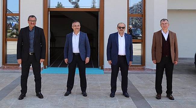 4 ilin Valisi Rize'de Koronavirüsü konuştu