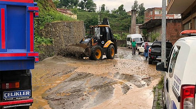 İyidere'de şiddetli yağmur maddi hasara yol açtı