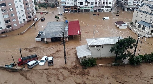 Çayeli sele teslim oldu: Can kaybından endişe ediliyor