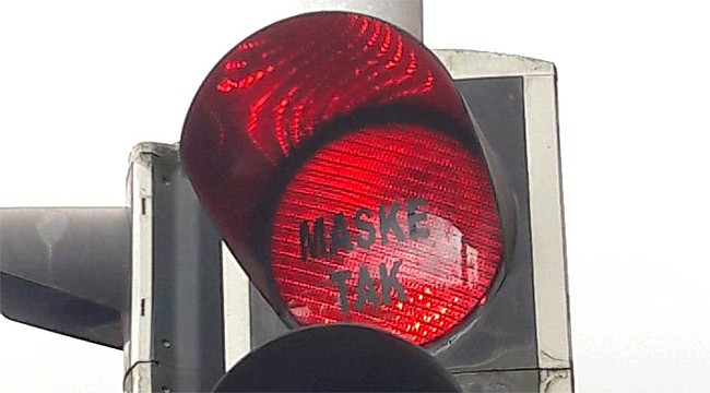 Rize'de trafik ışıklarından 'Maske Tak' çağrısı