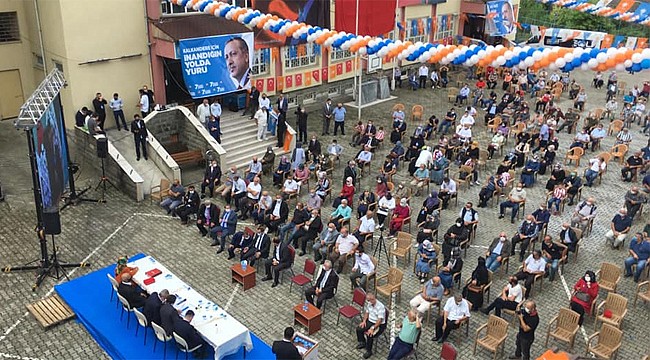 AK Parti'nin okul bahçesindeki kongresi tepki çekti