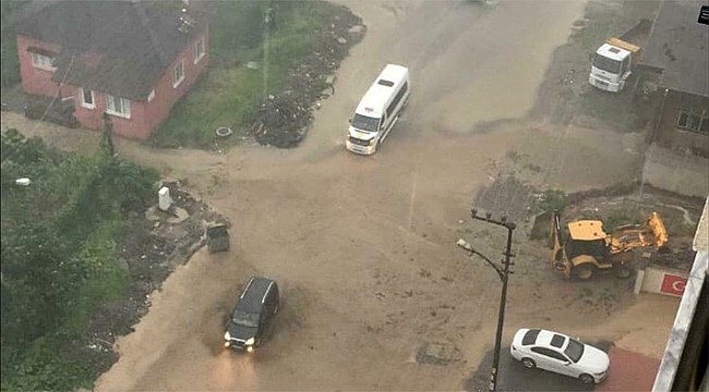 Rize bir kez daha sel ve heyelana teslim oldu