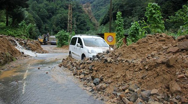 Rize'de şiddetli yağışın etkileri gün yüzüne çıktı