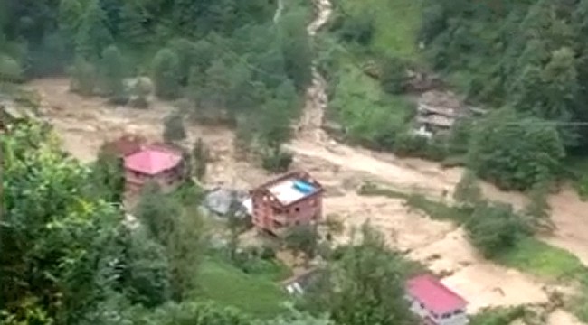 Ardeşen ve Çayeli sağanak yağıştan etkilendi