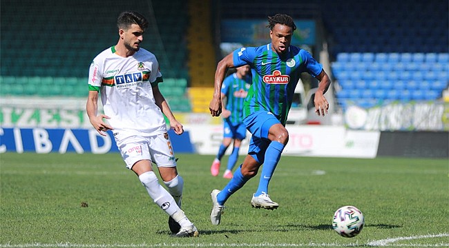 Çaykur Rizespor bir puanla tanıştı