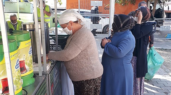 Karali Çay depremzedelerin yanında