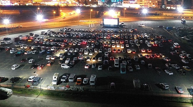 Rize'de sinema keyfi arabalara taşındı