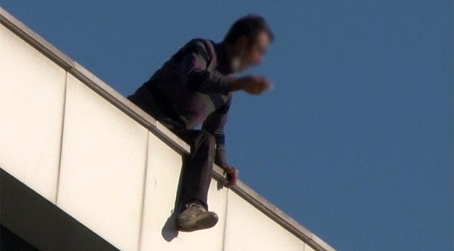 Rize'de intihara kalkışan vatandaşı Bakan ikna etti