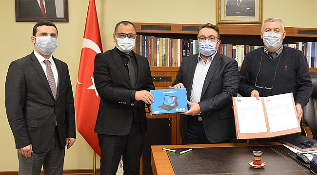 Rize Ticaret Borsası'ndan uzaktan eğitime tablet desteği