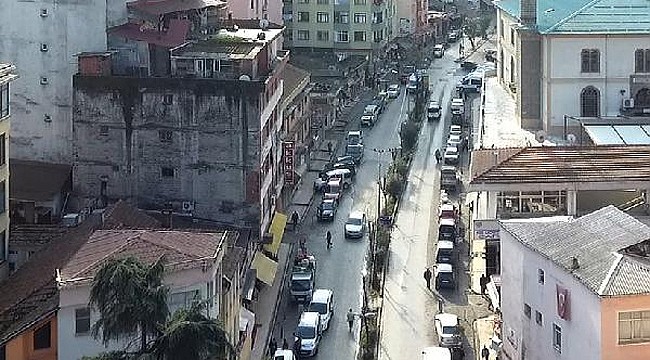 Pazar Caddesi esnafının mağduriyeti TBMM'ye taşındı