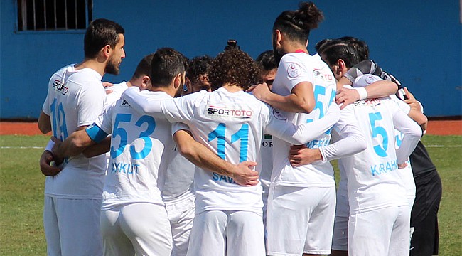 Pazarspor, 3 puanı rakibine hediye etti