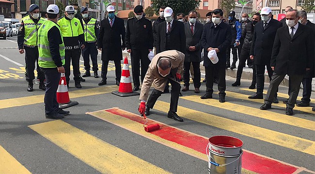 Rize'de yaya geçitlerine kırmızı çizgiler çekildi