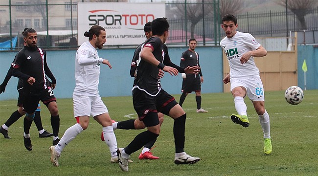 Pazarspor 2 kez öne geçtiği maçın uzatmalarında yenildi