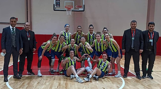 Rize Belediyespor Kadın Basketbol Takımı 3'te 3 yaptı