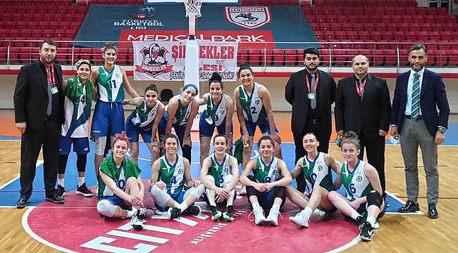 Rize Belediyesporlu kızlara rakip dayanmıyor