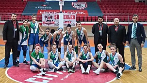 Rize Belediyesporlu kızlara rakip dayanmıyor