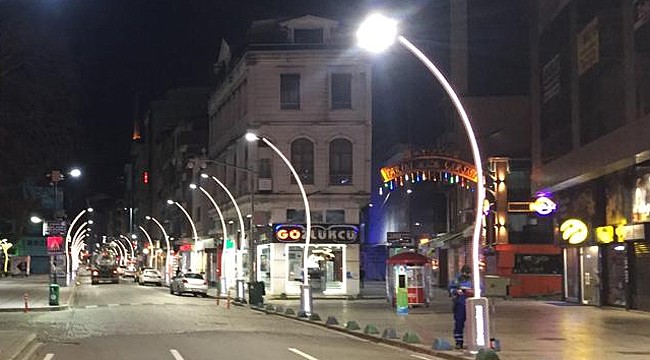 Rize'de aydınlatma direkleri yenilendi