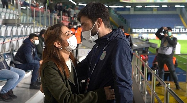 Rizespor Admini statta evlilik teklifi yaptı