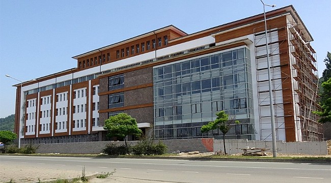 RTEÜ Diş Hekimliği Fakültesi yeni binasında hizmete başladı