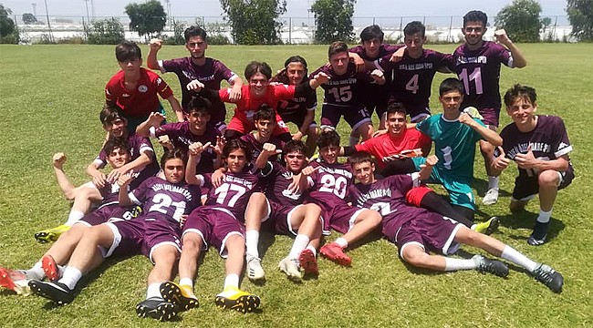 Rize İl Özel İdarespor U16 takımı Antalya'da Şampiyon oldu