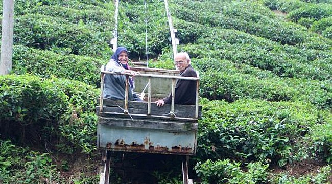 Rizeli aile arazisine kurduğu raylı sistem ile evine çıkıp-iniyor