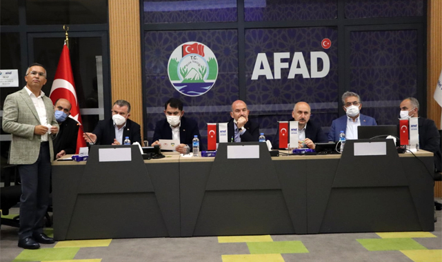 3 Bakan selin vurduğu Rize'ye geldi