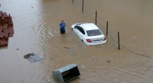 Pazar ilçesi sular altında kaldı