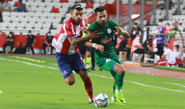 Antalyaspor'a 90+10'da hakem hayat verdi