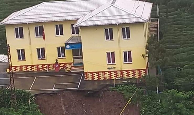 Rize'de okul bahçesi heyelan yüzünden çöktü